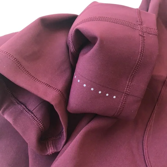Lululemon Extra Mile Crop (Reflective 23") - Full-On® Luxteme in Garnet, Size 4 - Picture 10 of 16